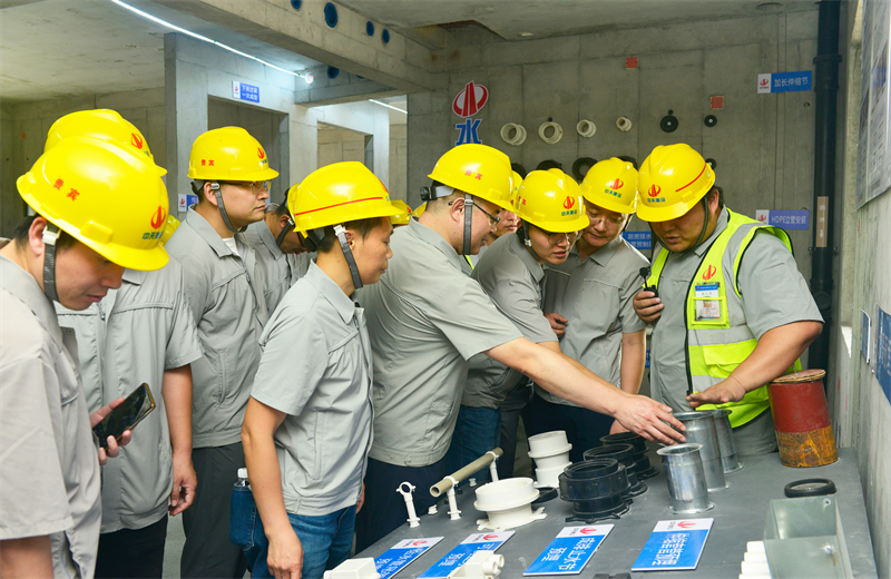 为进一步推进优质客户高效履约，提升交付品质、达成客户满意，2025年6月25日，7790必发集团建设集团在上海组织召开2025年越秀地产、华润置业客户履约推进会。